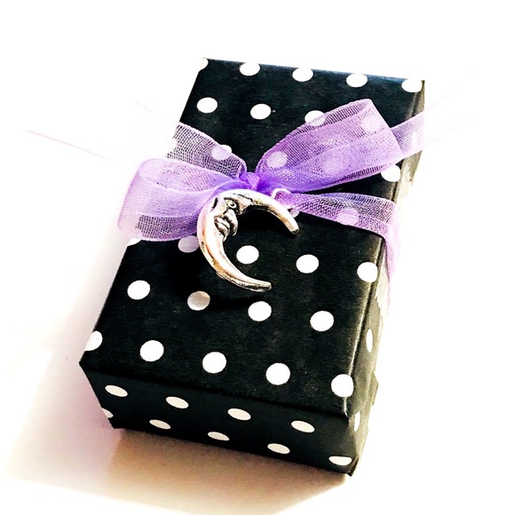 APPLE NECKLACE                          🎉HP🎉 - Picture 7 of 8